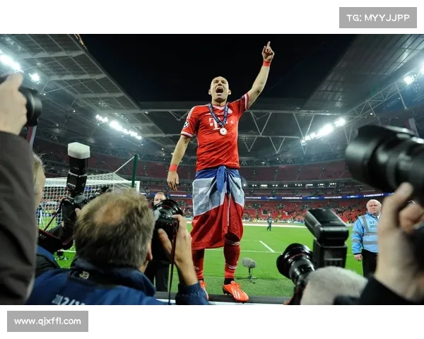 回顾罗本拜仁时代五大经典瞬间的传奇光芒全面绽放荣耀全纪录盛况