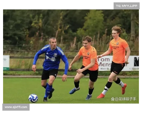 坎贝尔比赛位置的变动与其在球队整体战术中的关键作用分析